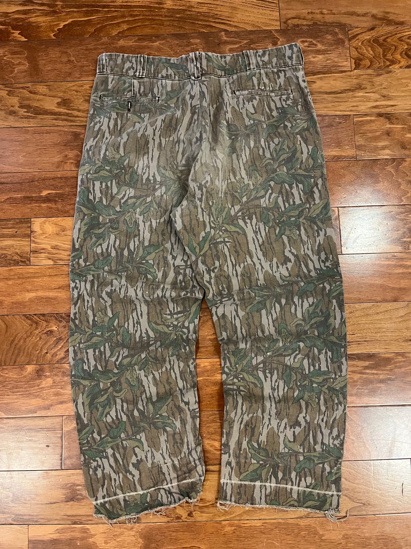 00s Camo Trouser Pants (36 x 28)