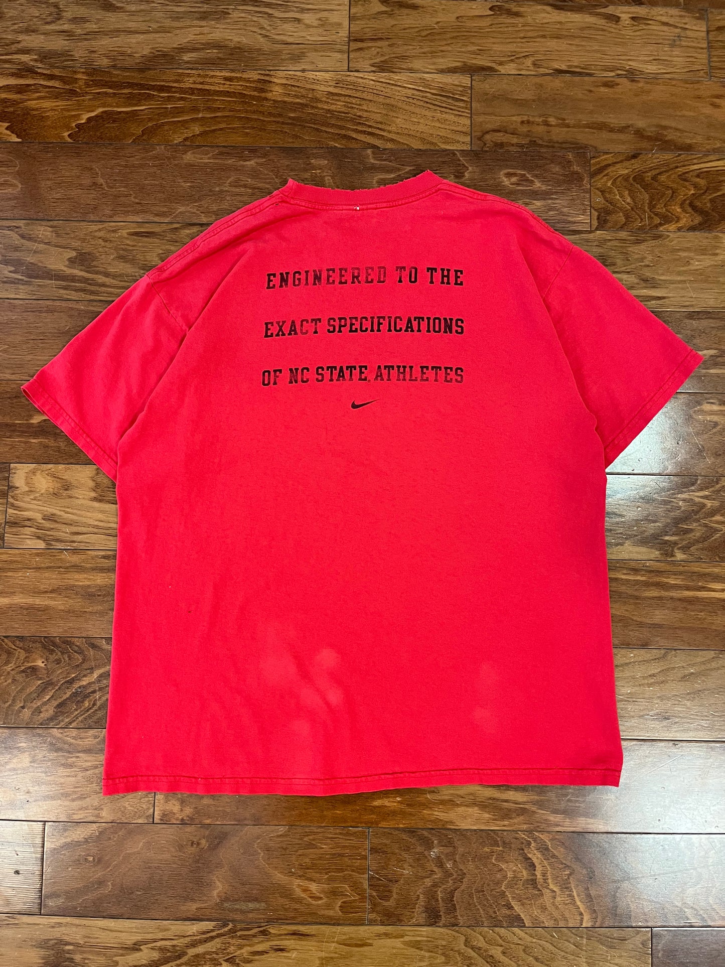 00s NC State Distressed Center Swoosh Nike Tee (XL)