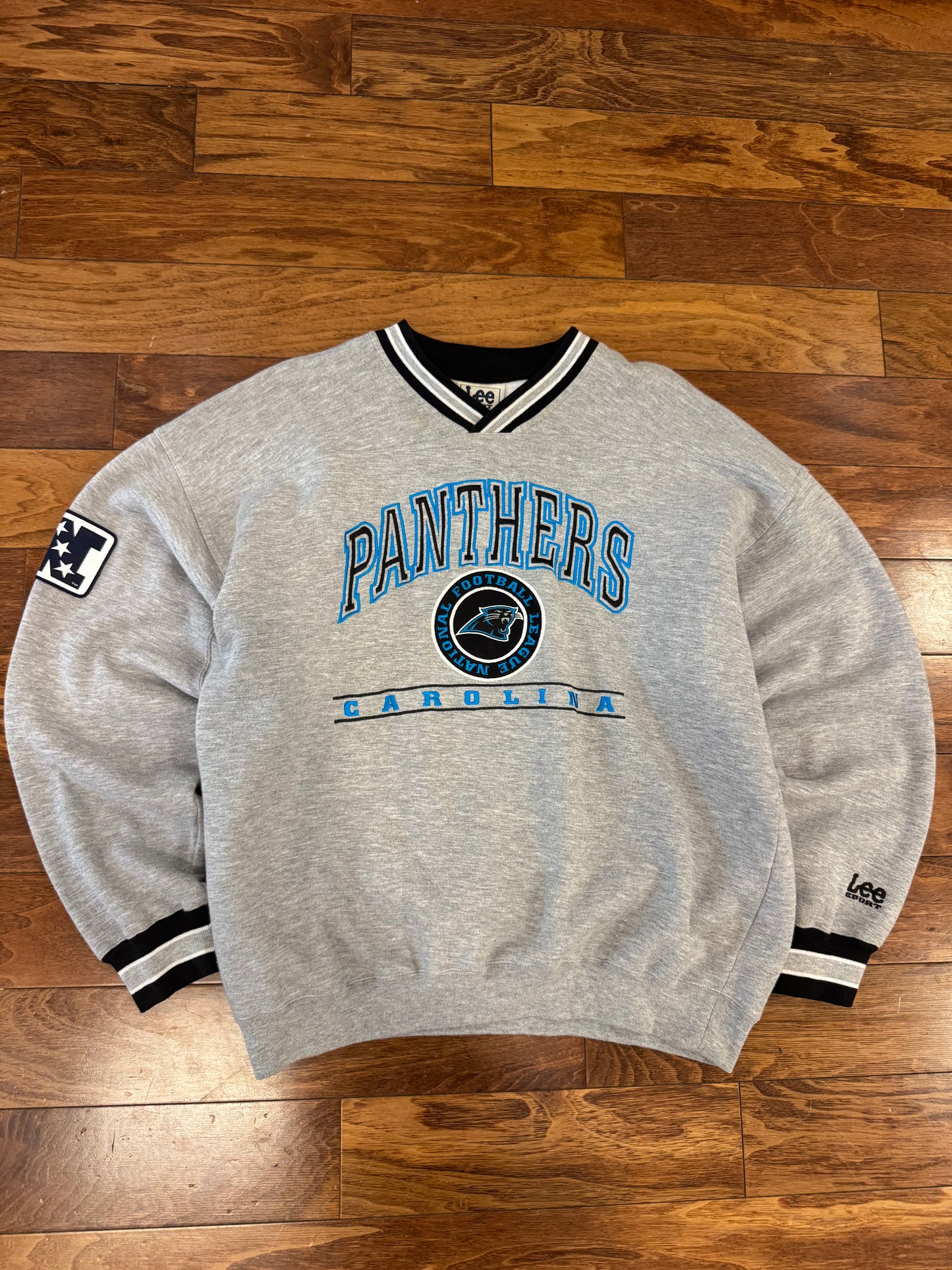 00s Carolina Panthers Lee V Neck Crewneck (L)