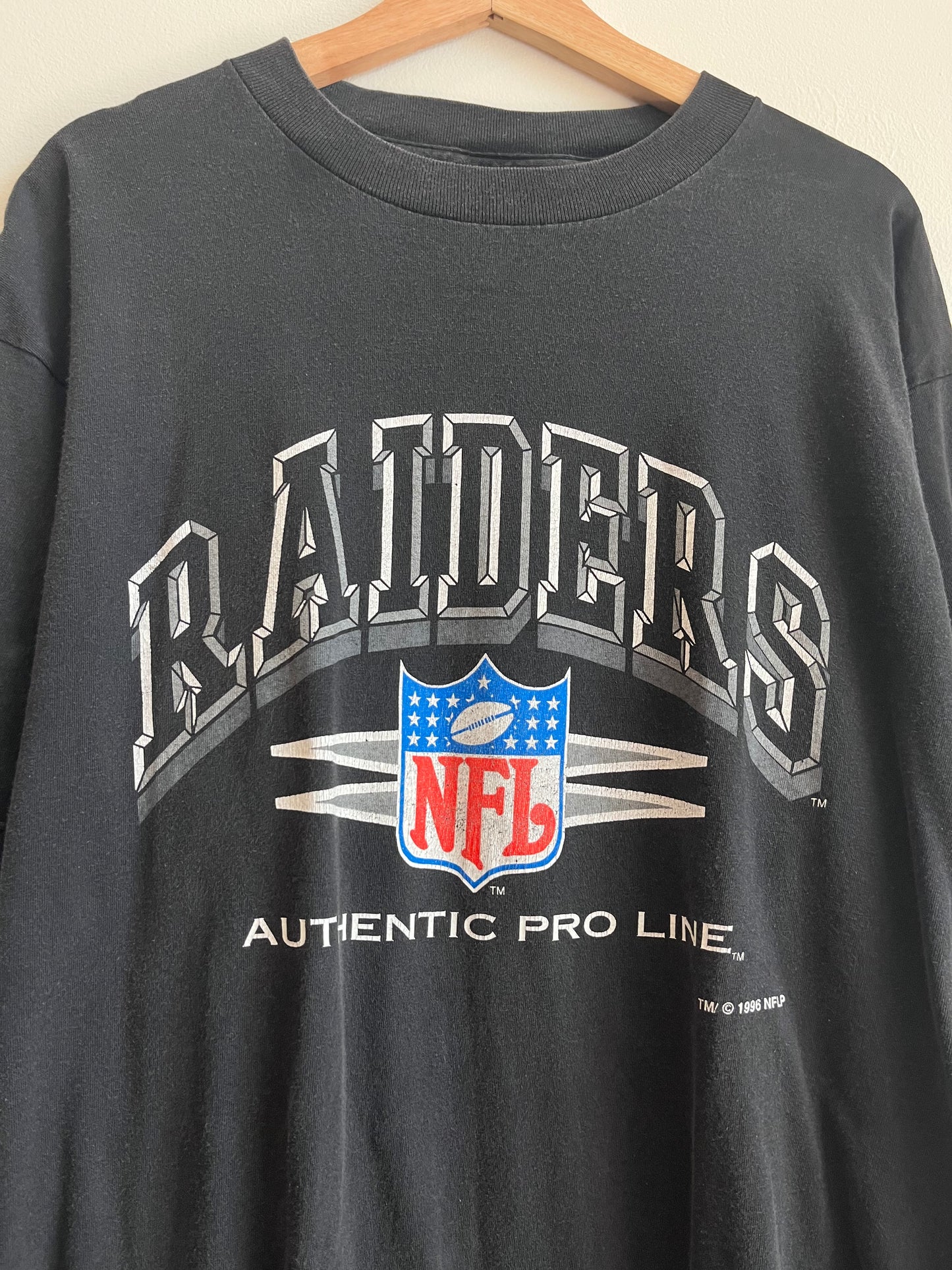 1996 Oakland Raiders NFL Logo Athletic Faded Black Tee (L)