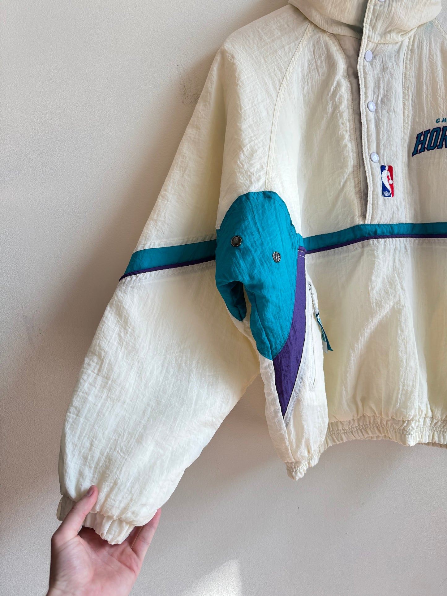 90s Charlotte Hornets Logo NBA White Puffer Starter Jacket (S)