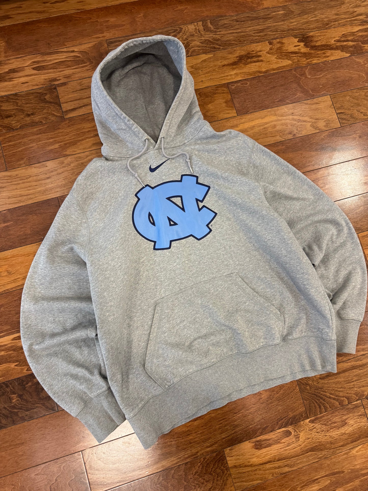 00s University of North Carolina (UNC) Vintage Nike Center Swoosh Hoodie (XXL)