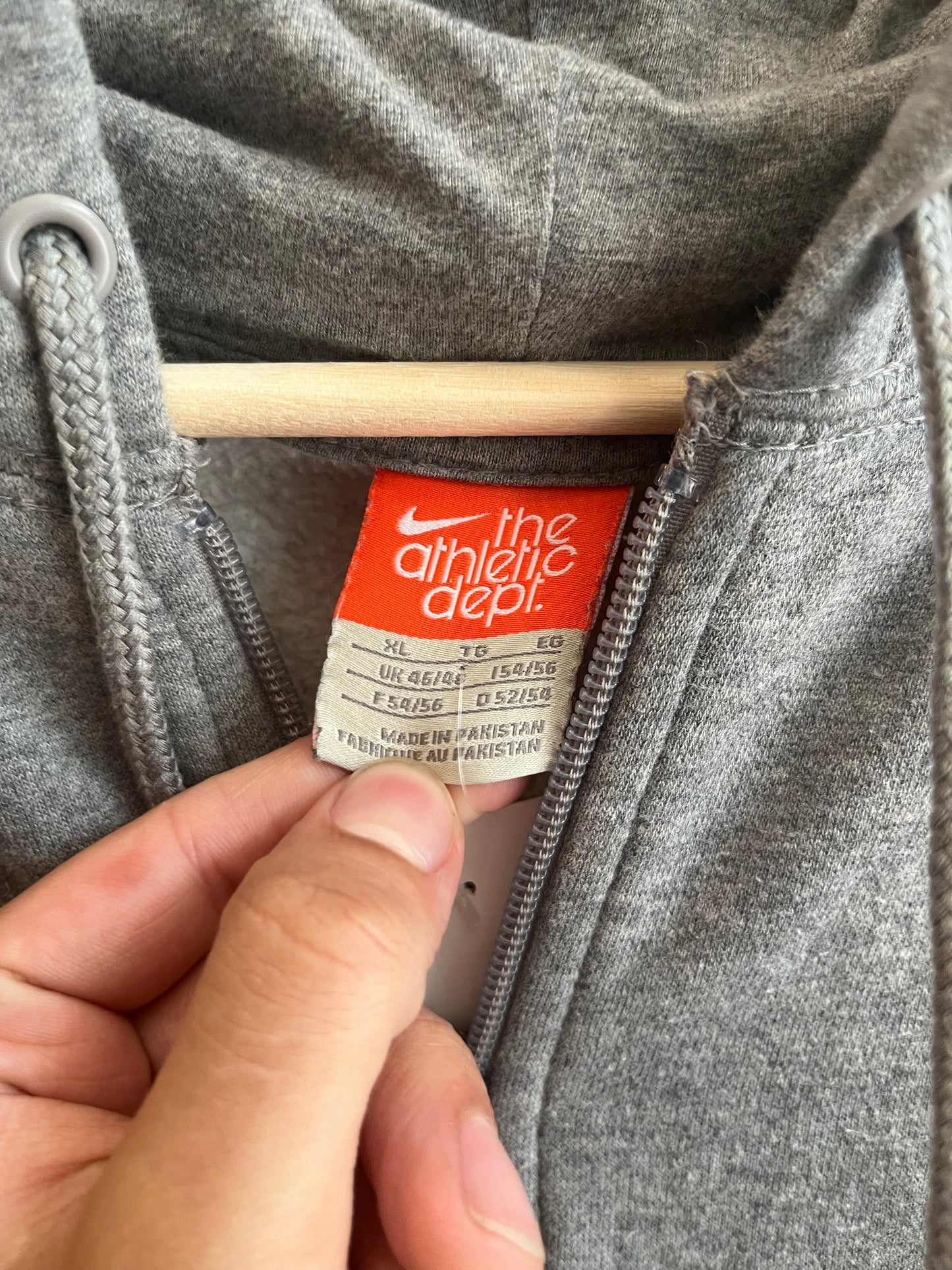 00s Nike Swoosh The Athlete Department Grey Zip Up (XL)
