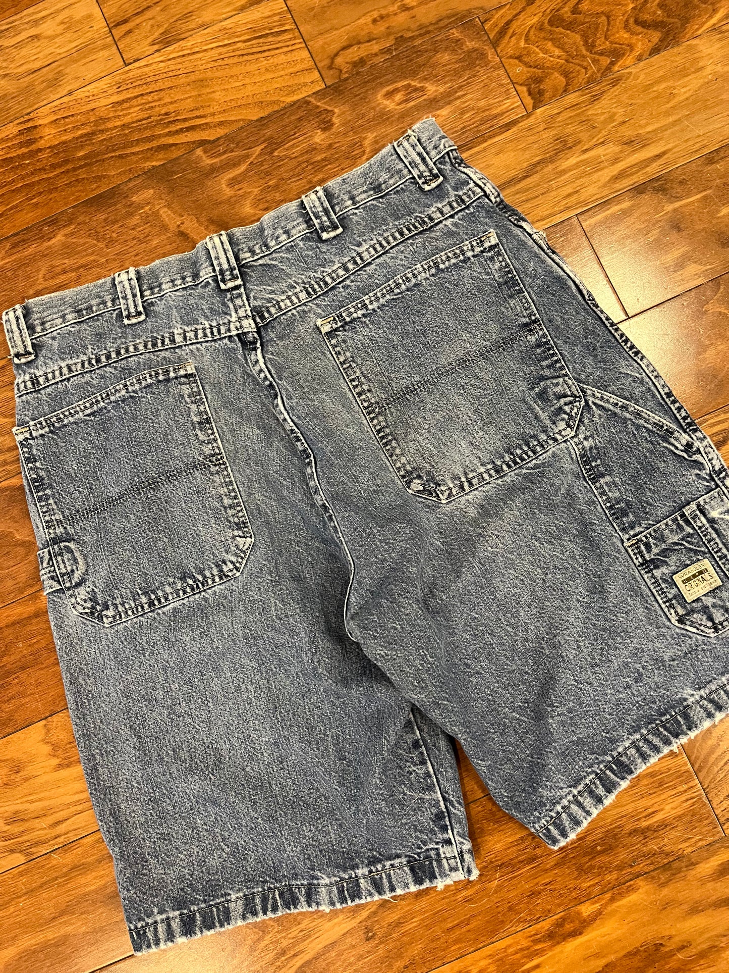 00s Wrangler Distressed Jean Shorts (34)