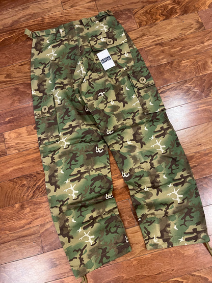 00s Mil-Tec Miltary Camo Cargo Pants (31x30)