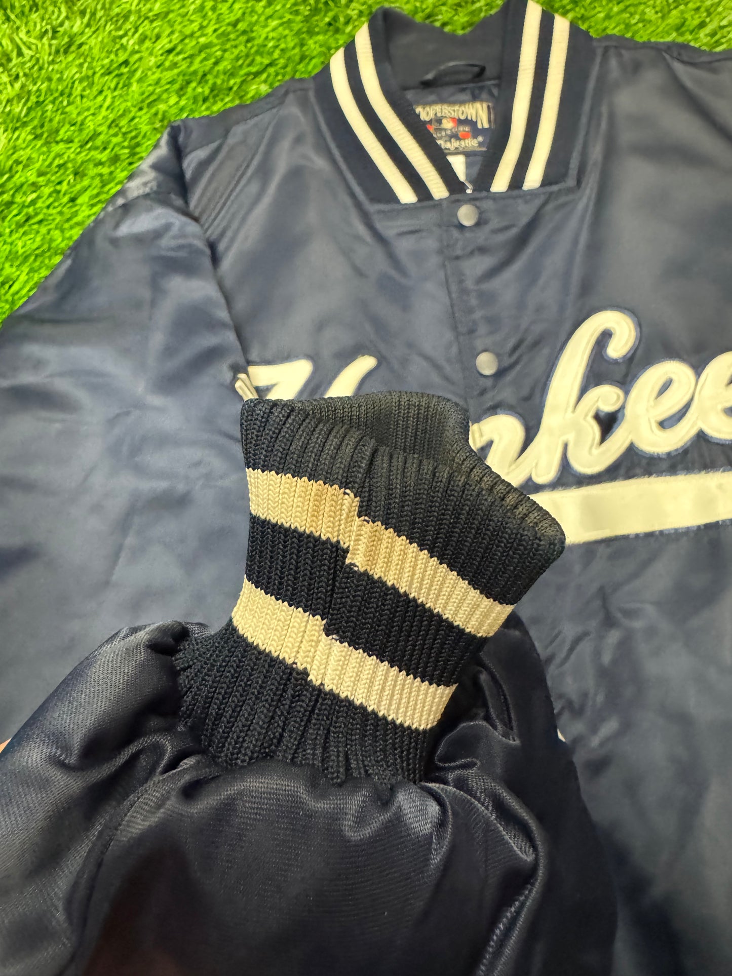 90s New York Yankees Vintage Spell Out Majestic Satin Jacket (XXXL)