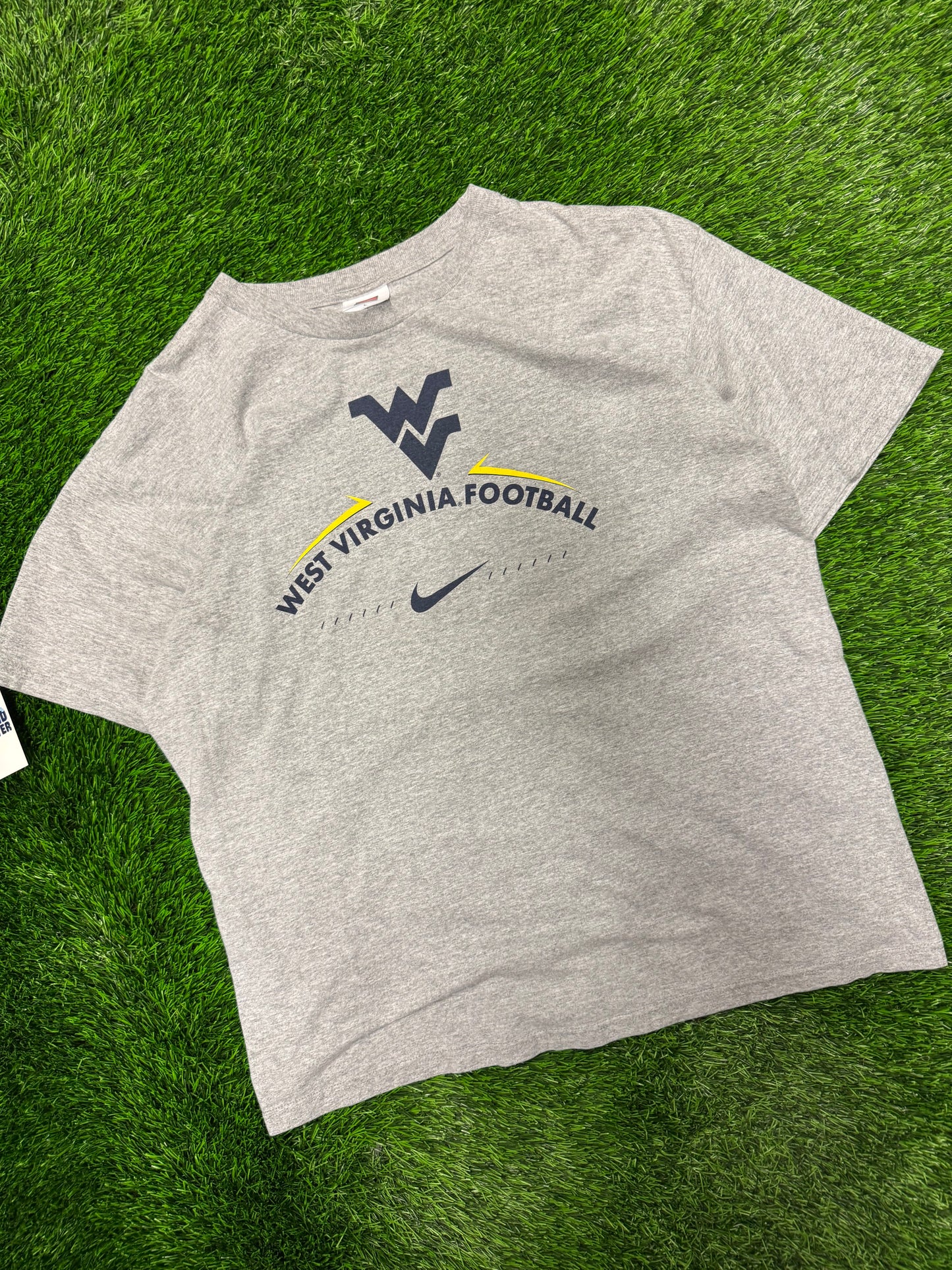 00s West Virginia University (WVU) Vintage Nike Center Swoosh Tee (L)