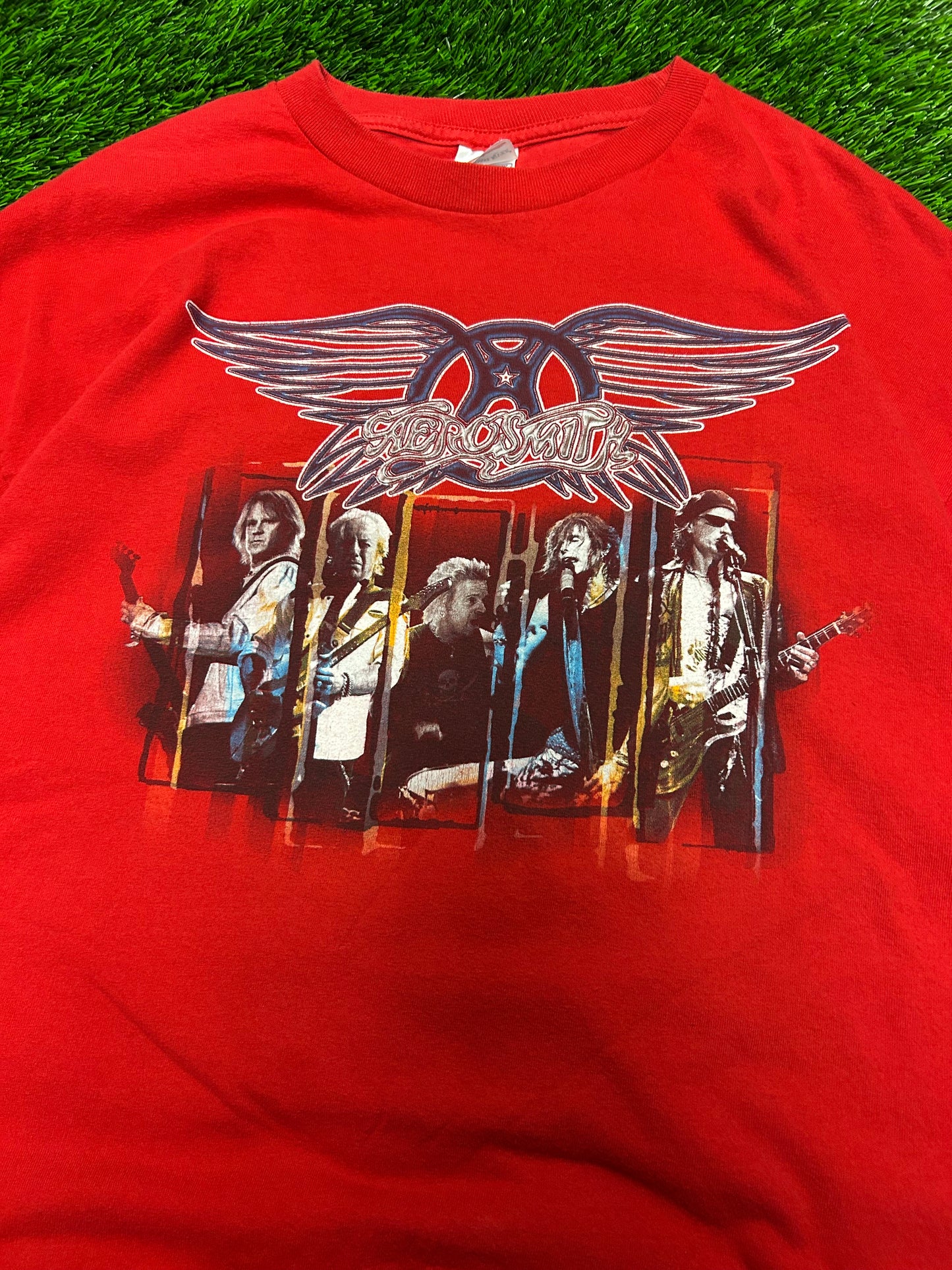 2005-06 Aerosmith "Rockin' The Joint" Vintage Red Band Tour Tee (XL)