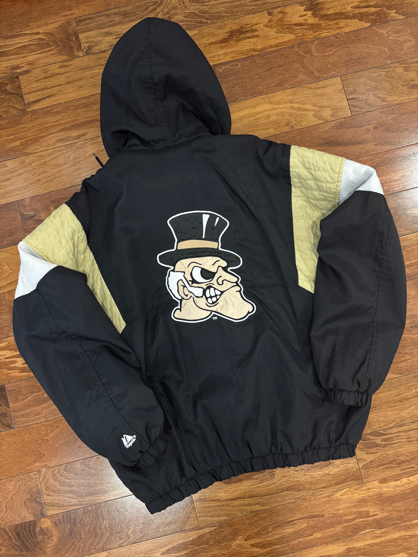 90s Wake Forest Majestic Embroidered Vintage Puffer Jacket (XL)