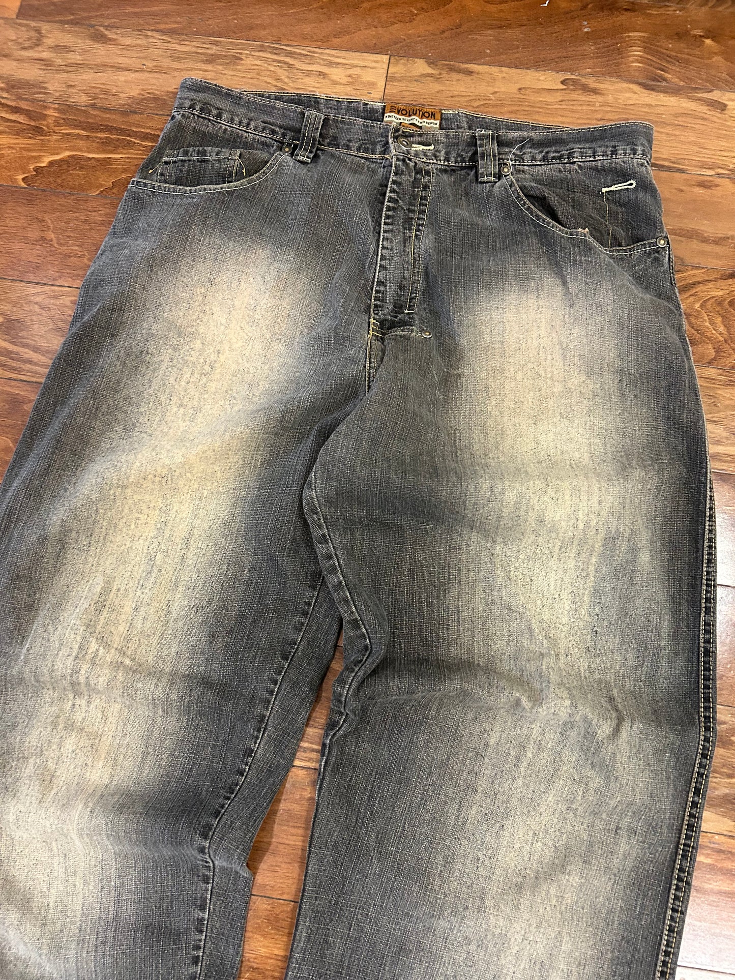 00s Evolution Baggy Faded Jeans (38 x 32)