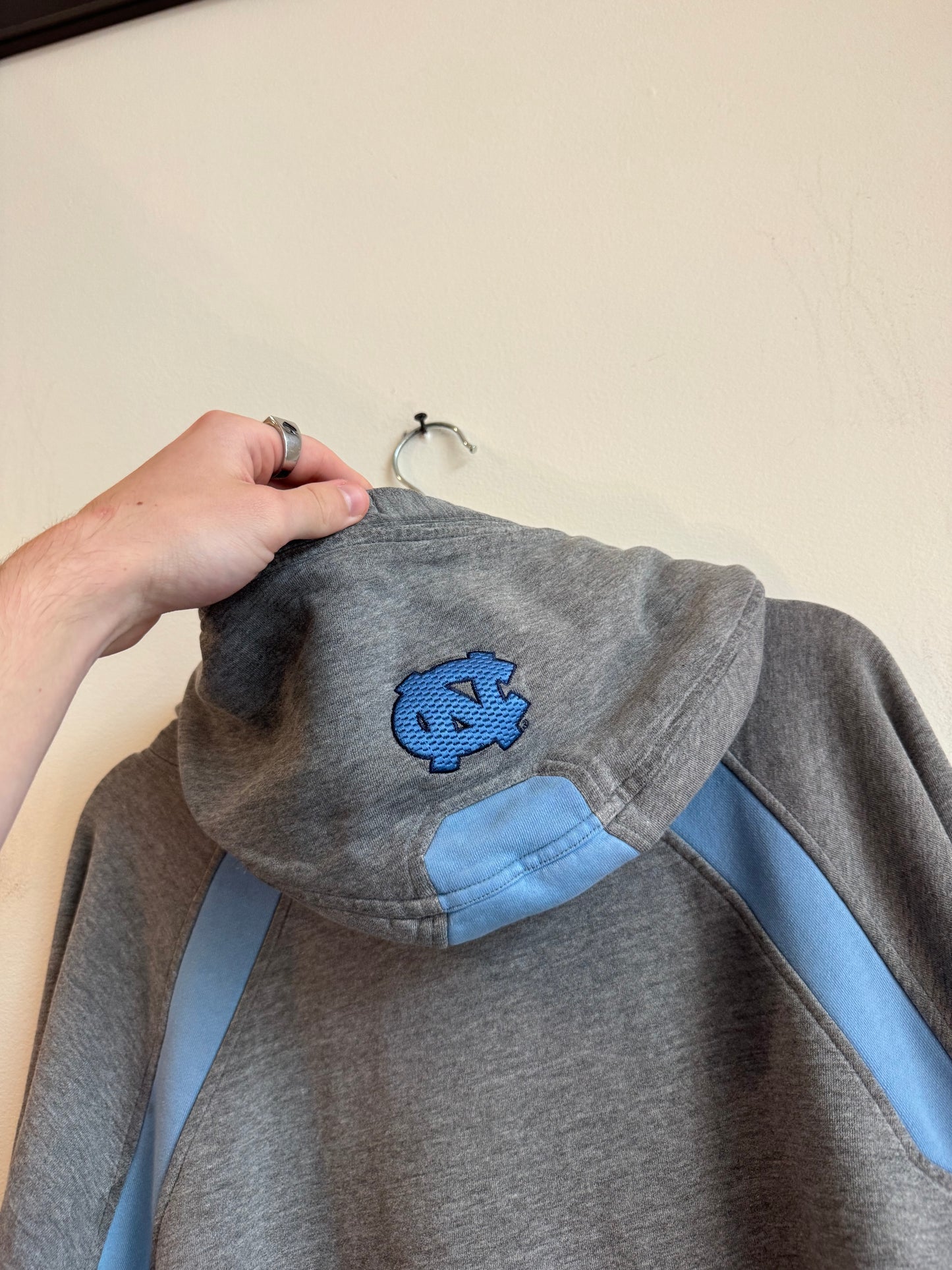 00s UNC Center Swoosh Two Toned Vintage Nike Hoodie (XXL)