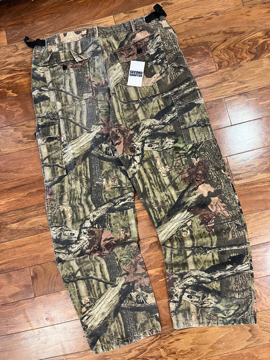 00s Whitewater Baggy Cargo Camo Pants (40x32)