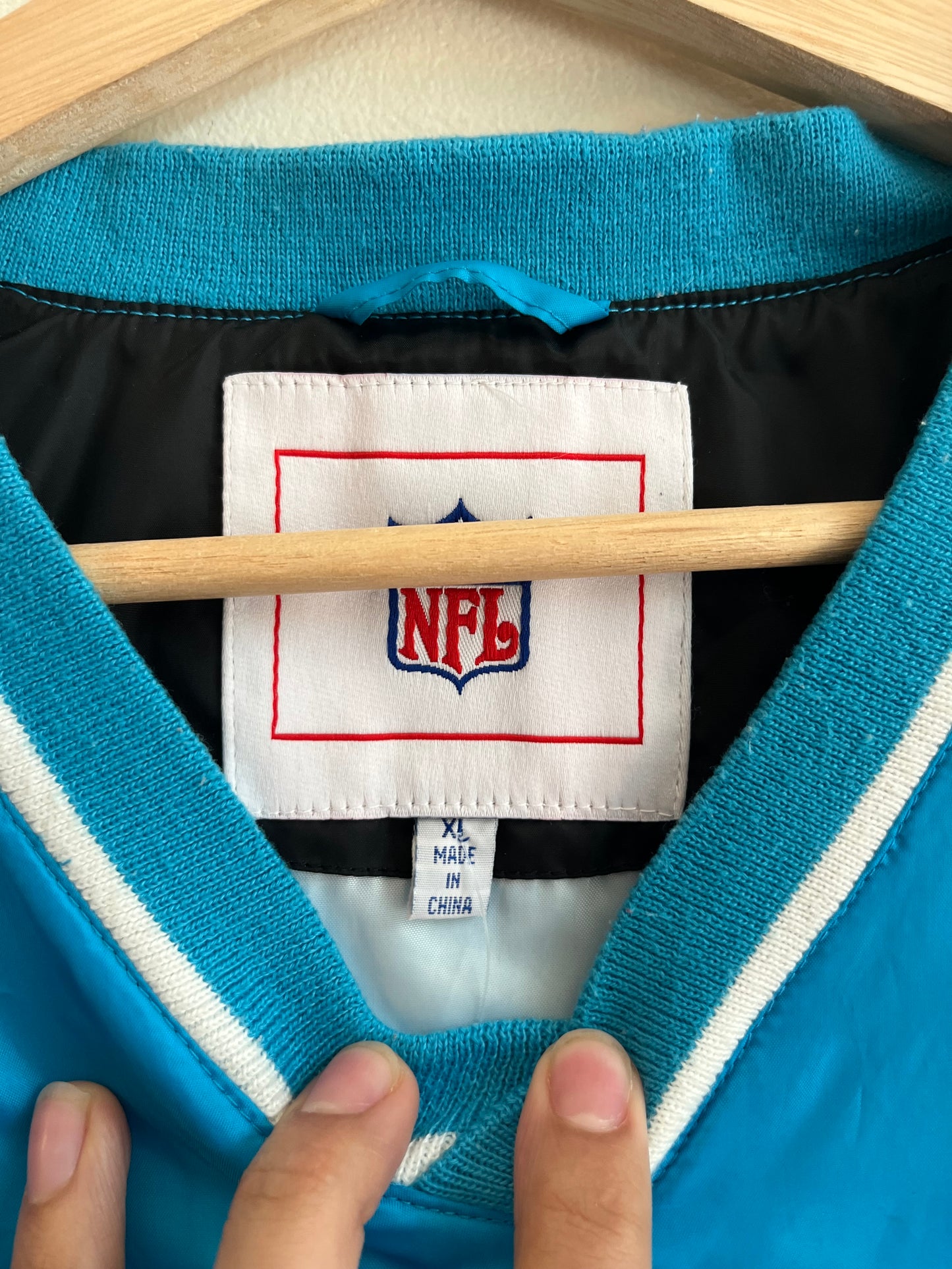 2010s Carolina Panthers NFL Tone Blue and Black Windbreaker (XL)