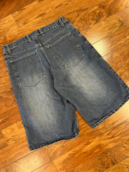 00s Baggy Trust Jean Shorts (36)