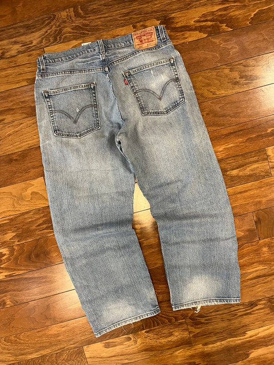 2006 Levi's 569 Distressed Baggy Jeans (34 x 30)