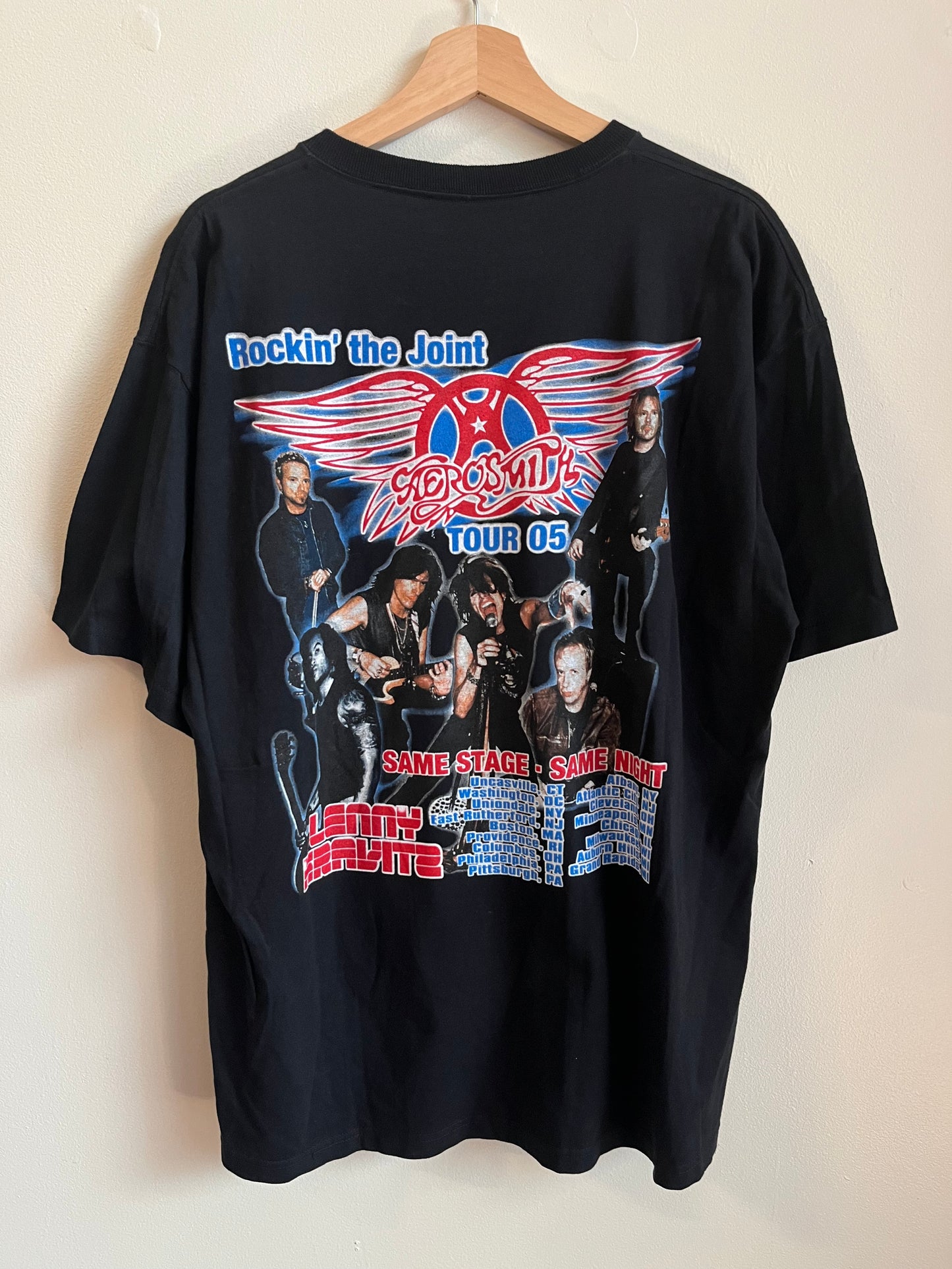 2005 Aerosmith "Rockin The Joint" Music Tour Tee (XL)