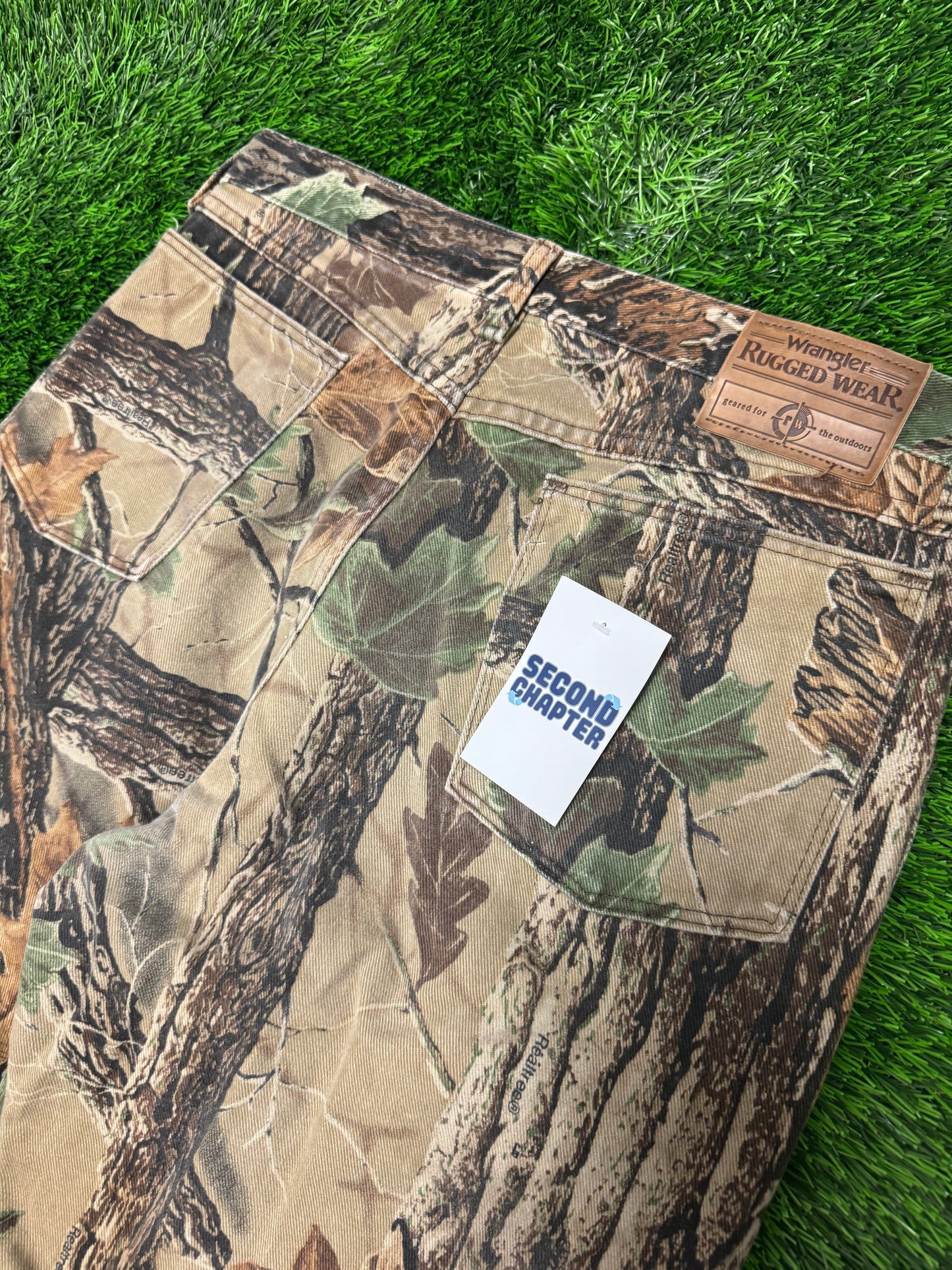 00s Wrangler Rugged Wear Real Tree Vintage Camo Pants (34 x 32)