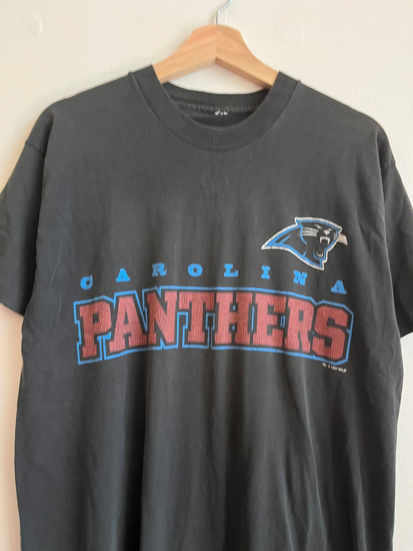 1997 Carolina Panthers Faded Black Spell Out Shirt (M)