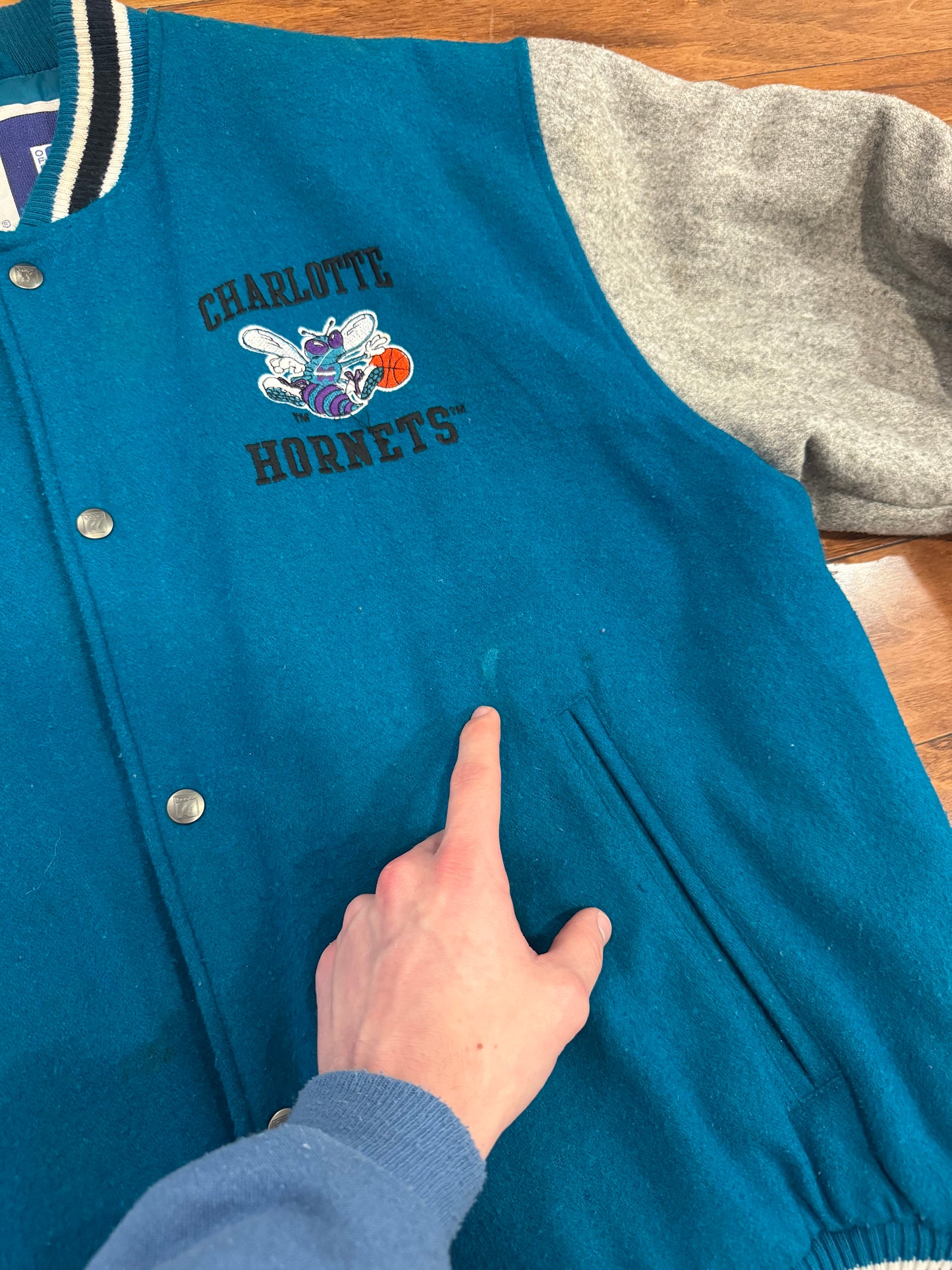 90s Charlotte Hornets Logo 7 Varsity Jacket (L)