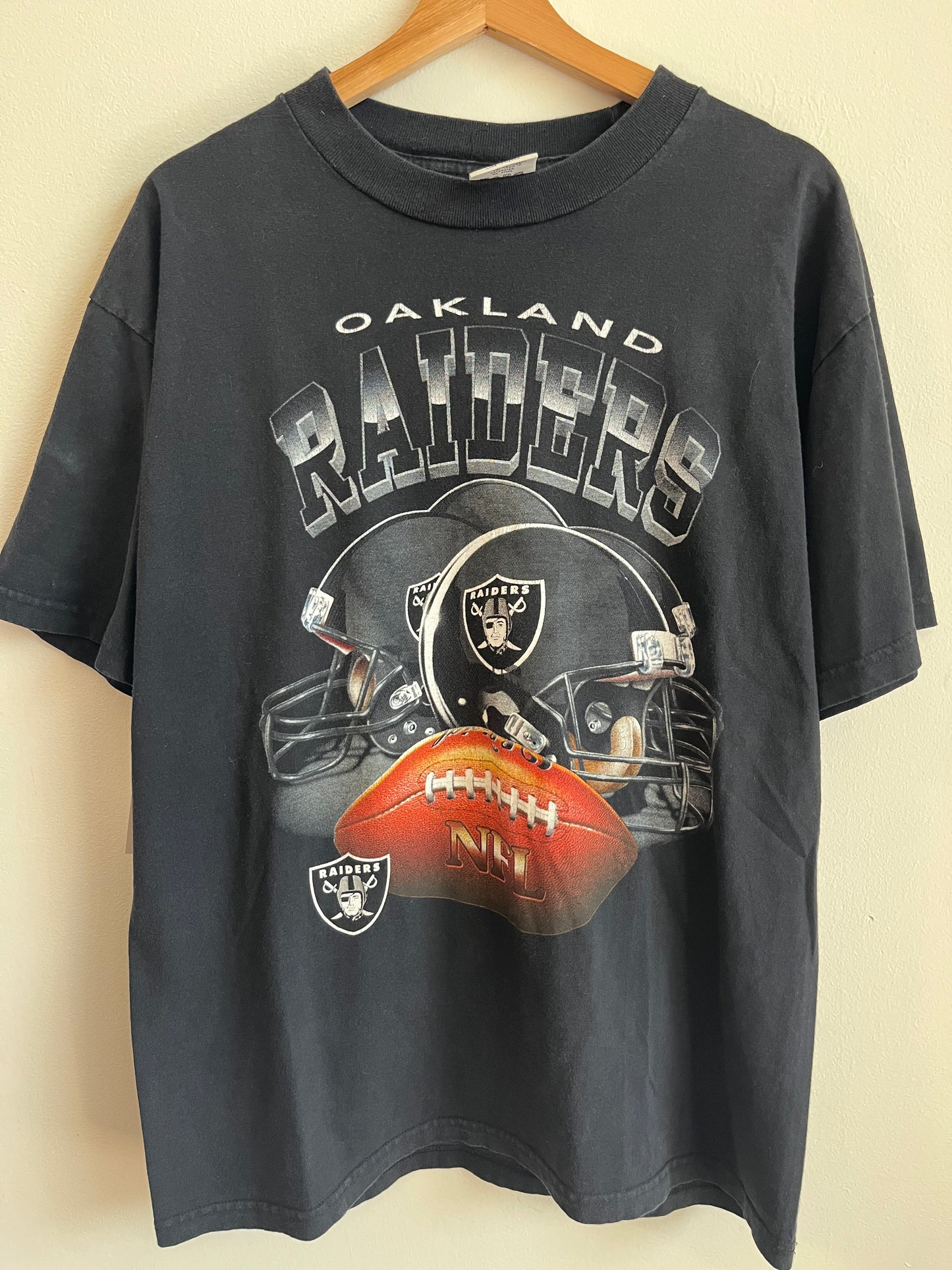 00s Oakland Raiders Dynasty NFL Helmet Tee (L)