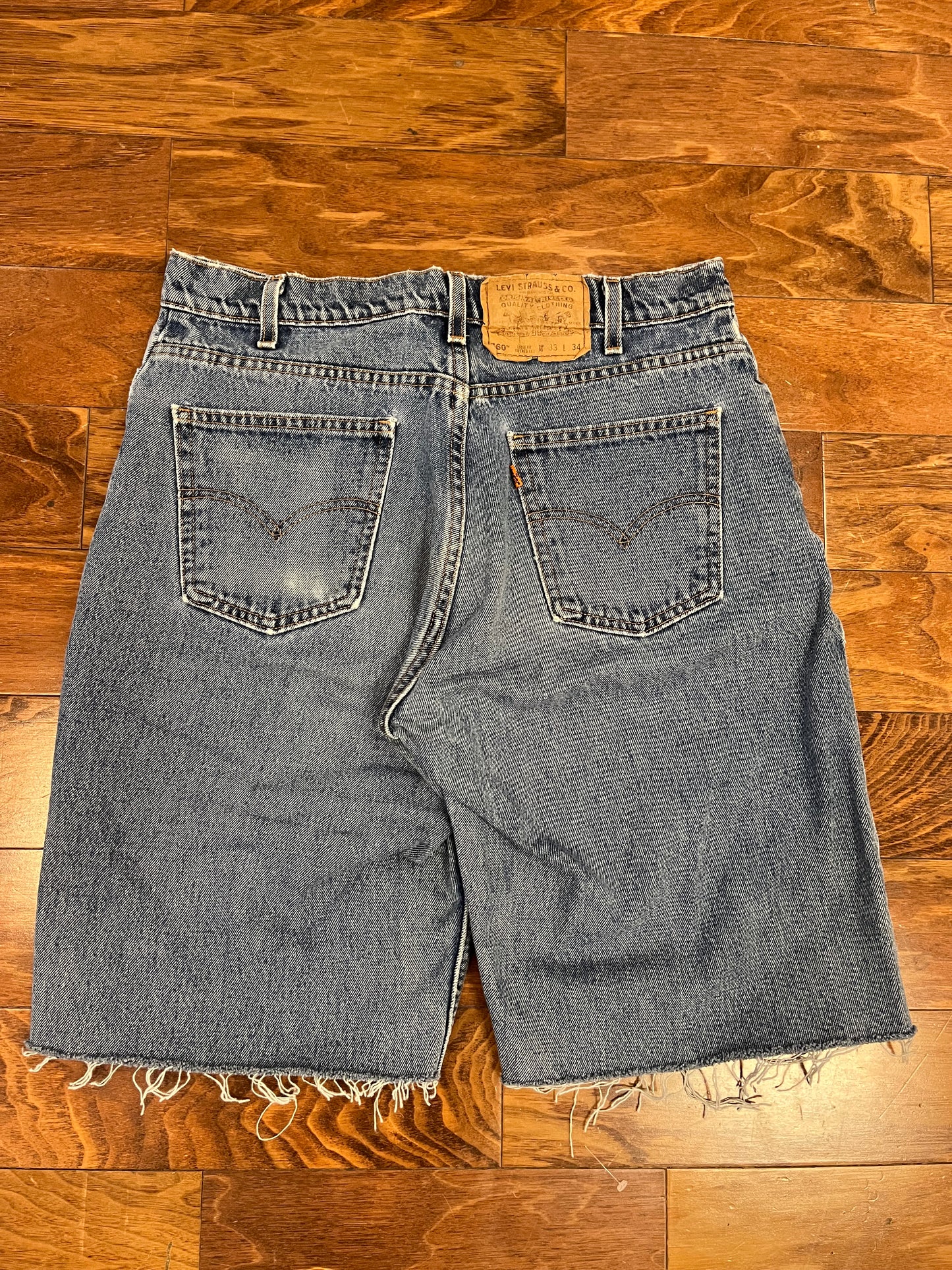 1998 Levi's 560 Mid Wash Shorts (32)