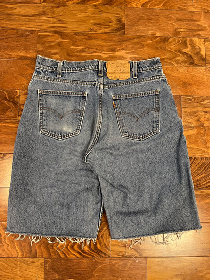 1998 Levi's 560 Mid Wash Shorts (32)