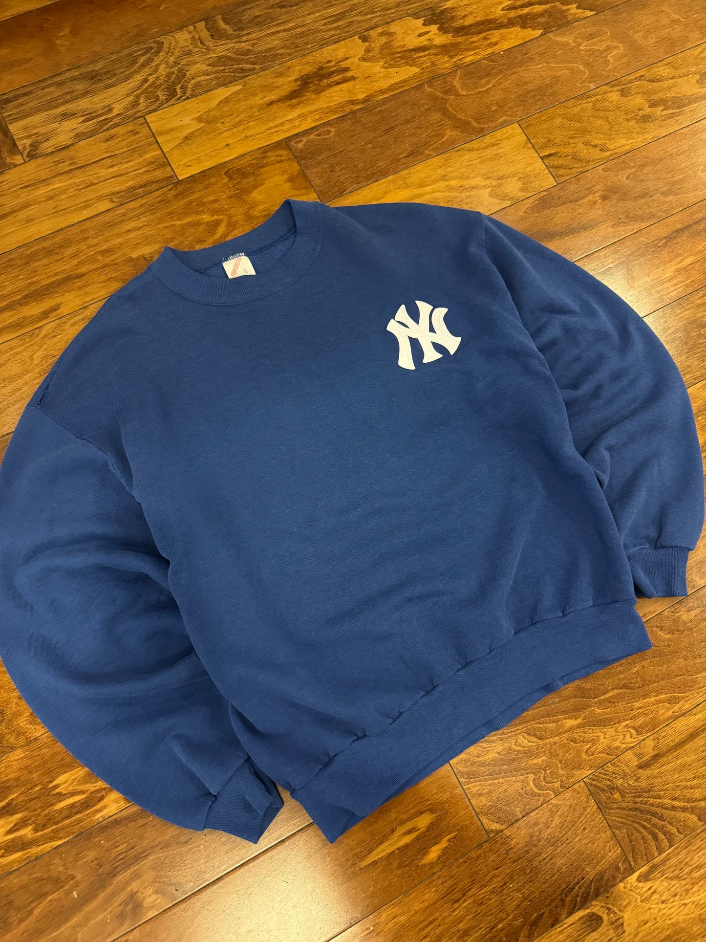 90s New York Yankees Jerzees Blue Embroidered Crewneck (L)