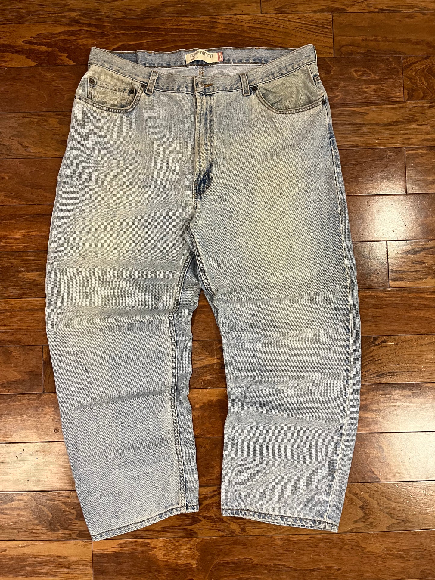 00s Levi's 560 Baggy Light Wash Jeans (40 x 30)