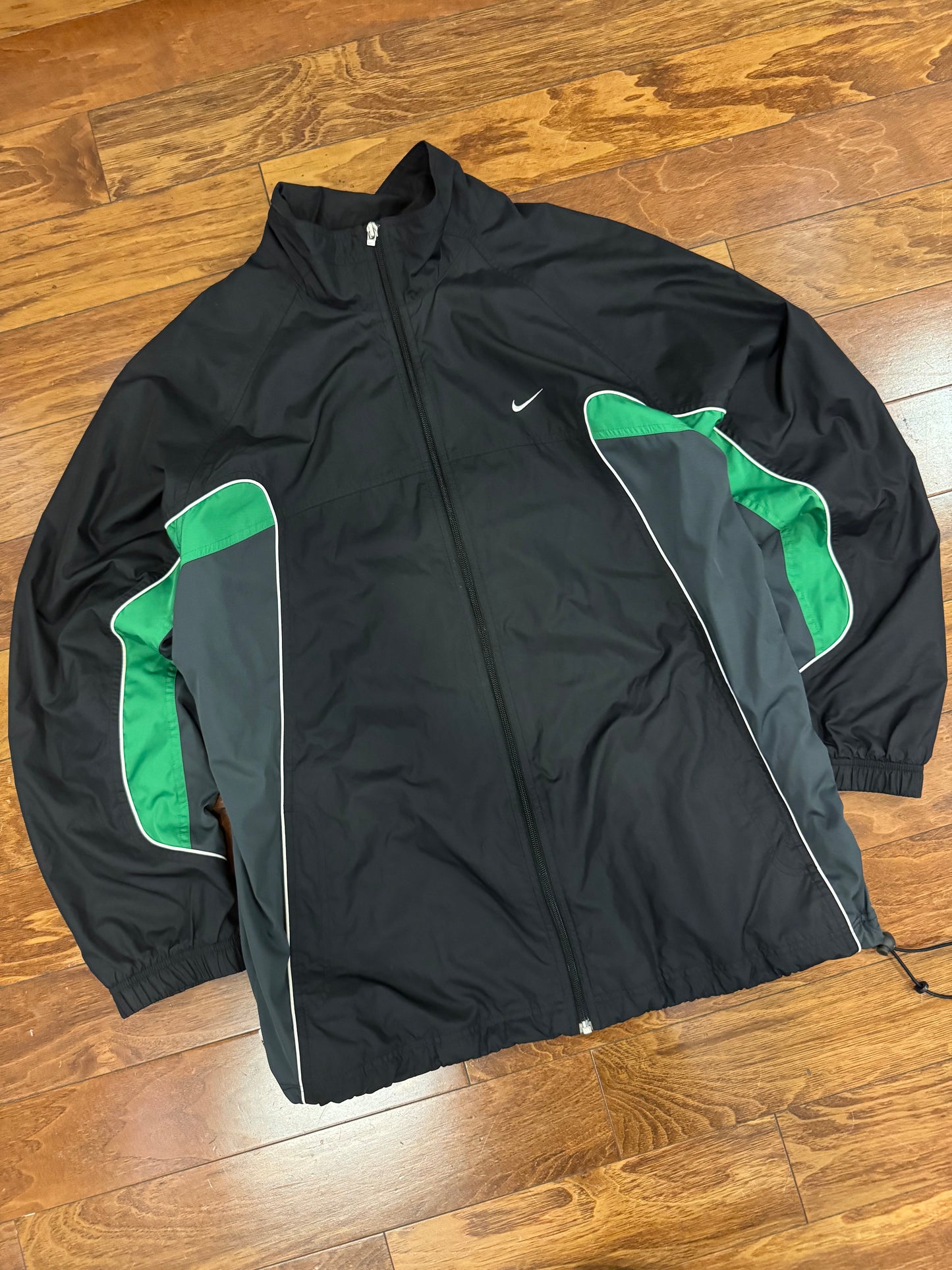 00s Nike Black/Green Windbreaker (XL)