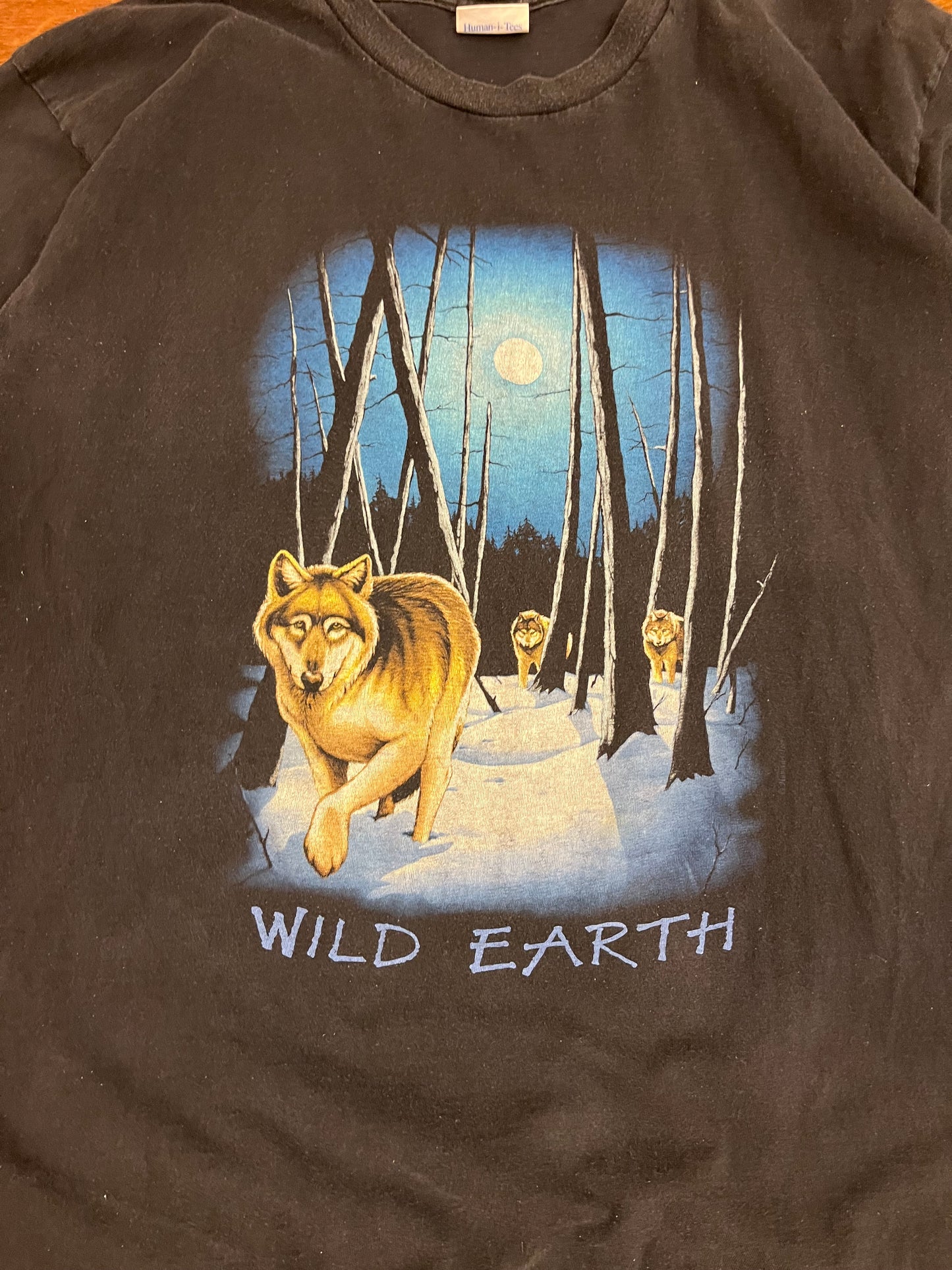 90s Wolf Nature Wild Earth Graphic Tee (XL)