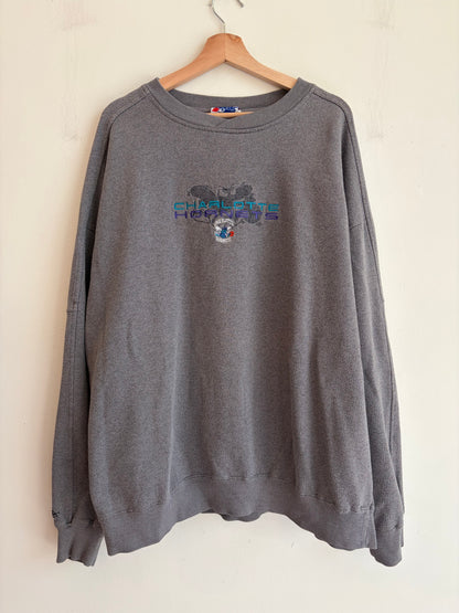 90s Charlotte Hornets Majestic Embroidered Crewneck (XL)