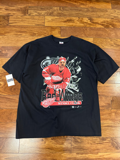 90s Detroit Red Wings Wendel Clark Graphic Tee (XXL)