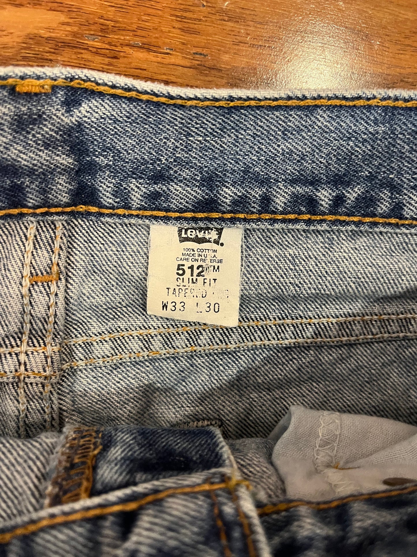 2001 Levi's 512 Mid Wash Shorts (33)