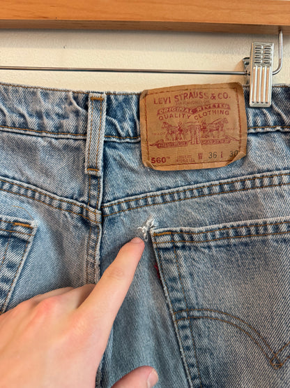 1997 Levi”s 560 Baggy Light Wash Shorts (36)