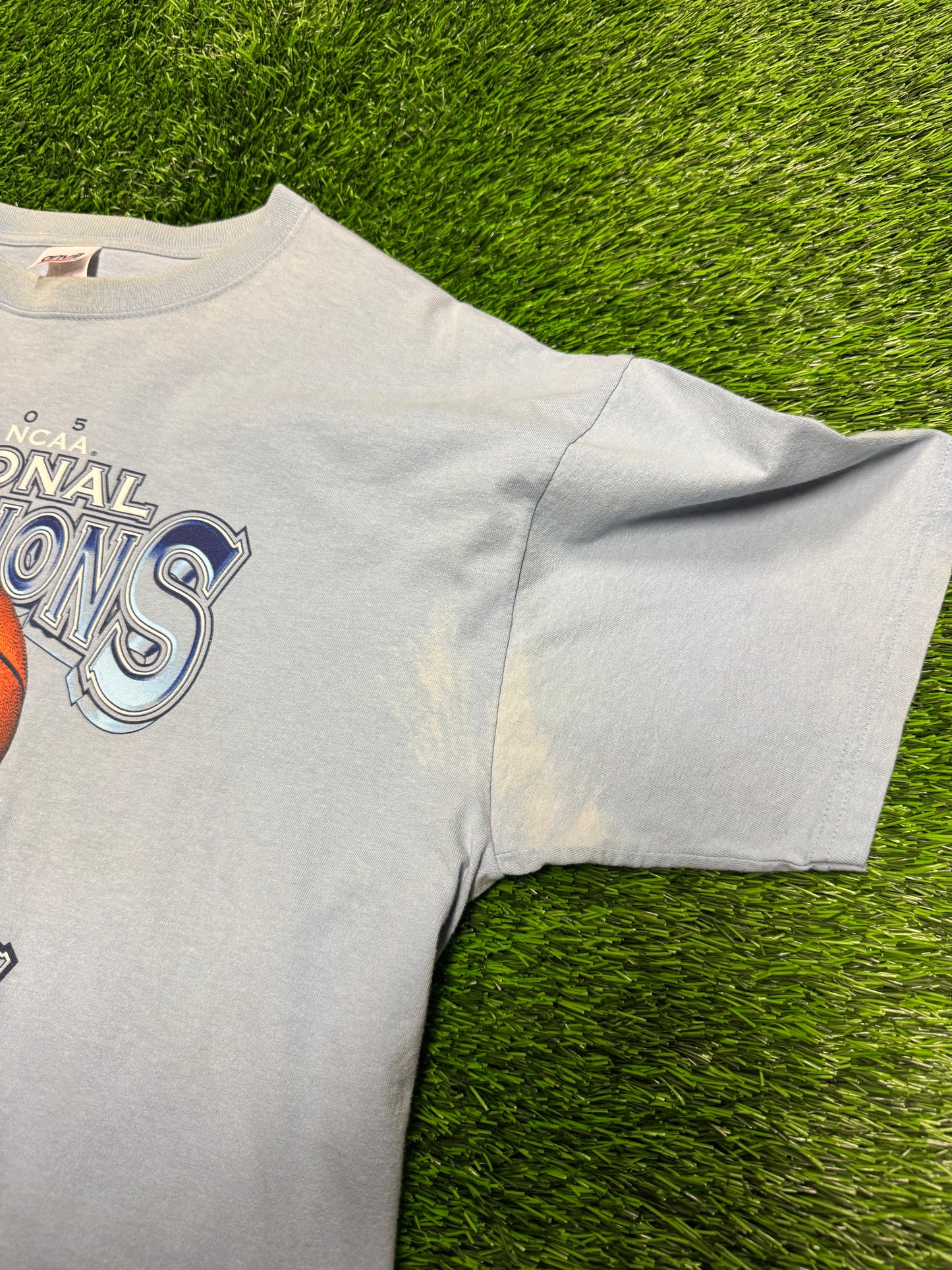 2005 University of North Carolina (UNC) NCAA Champions Stained Tee (XL)