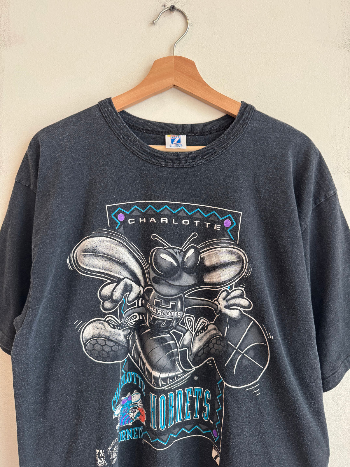 90s Charlotte Hornets Logo 7 Cropped Tee (XL)