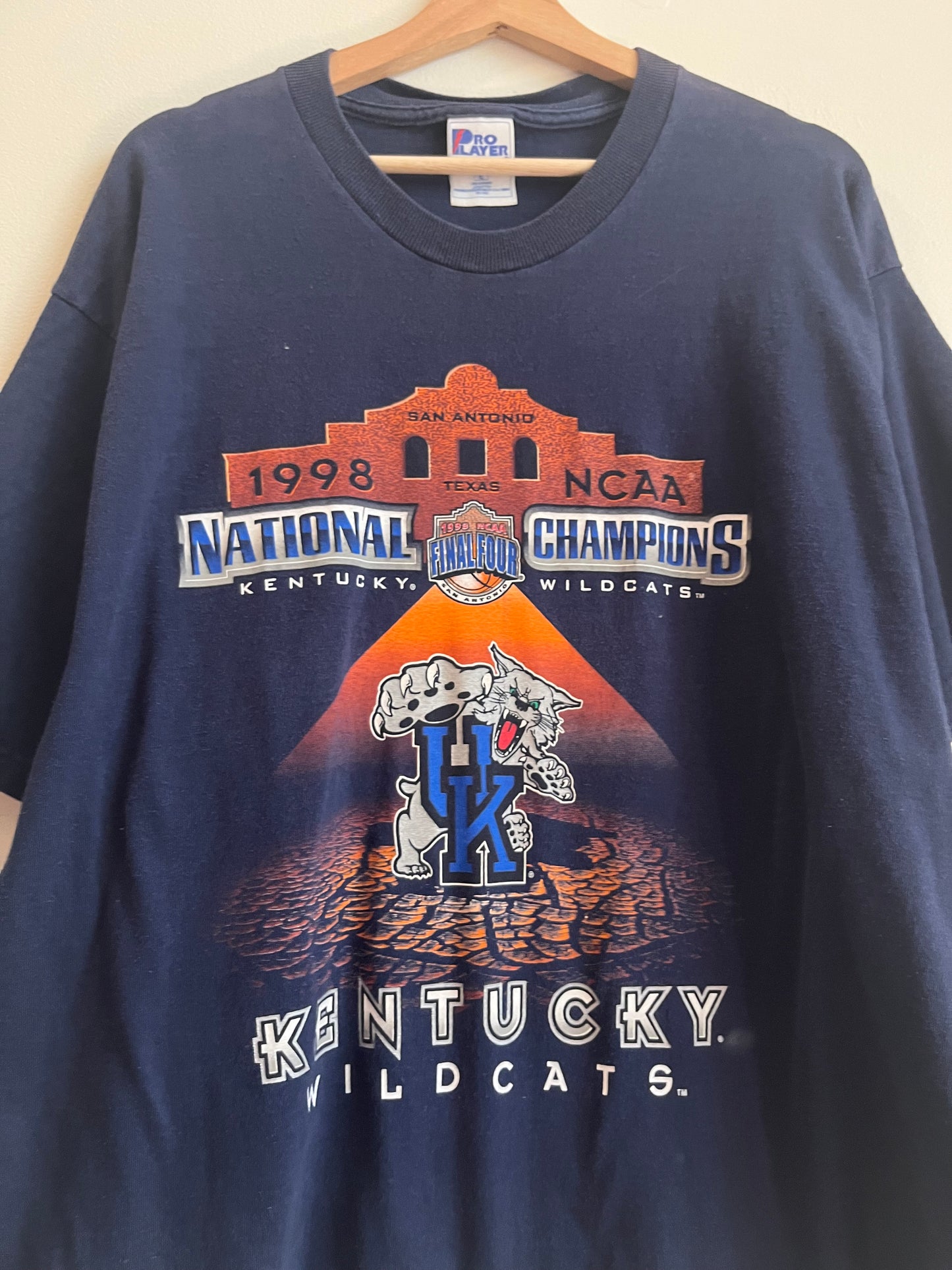 1998 Kentucky Wildcats Vintage NCAA Final Four Cropped Tee (XL)