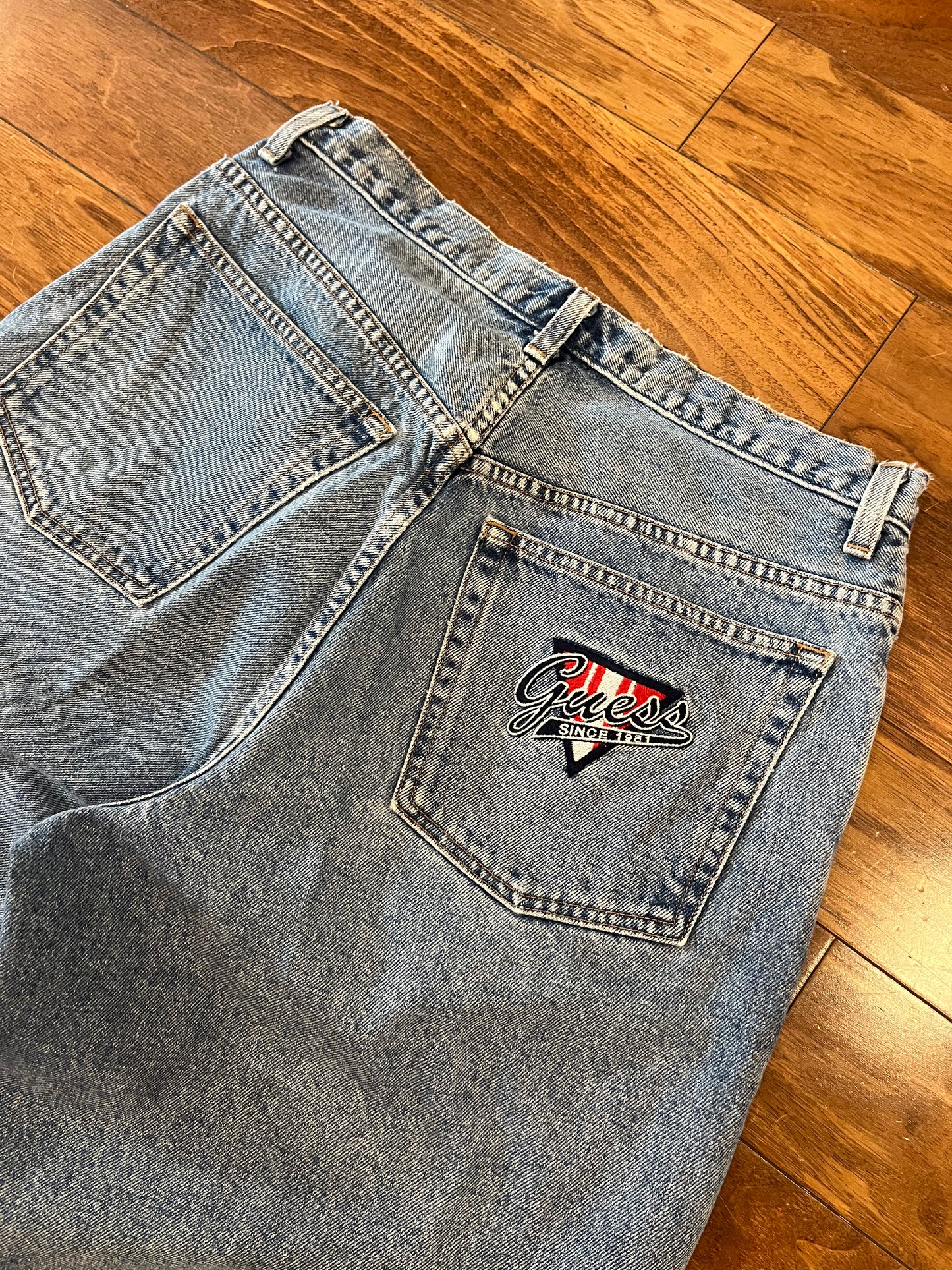 90s Guess Baggy Embroidered Jean Shorts (33)