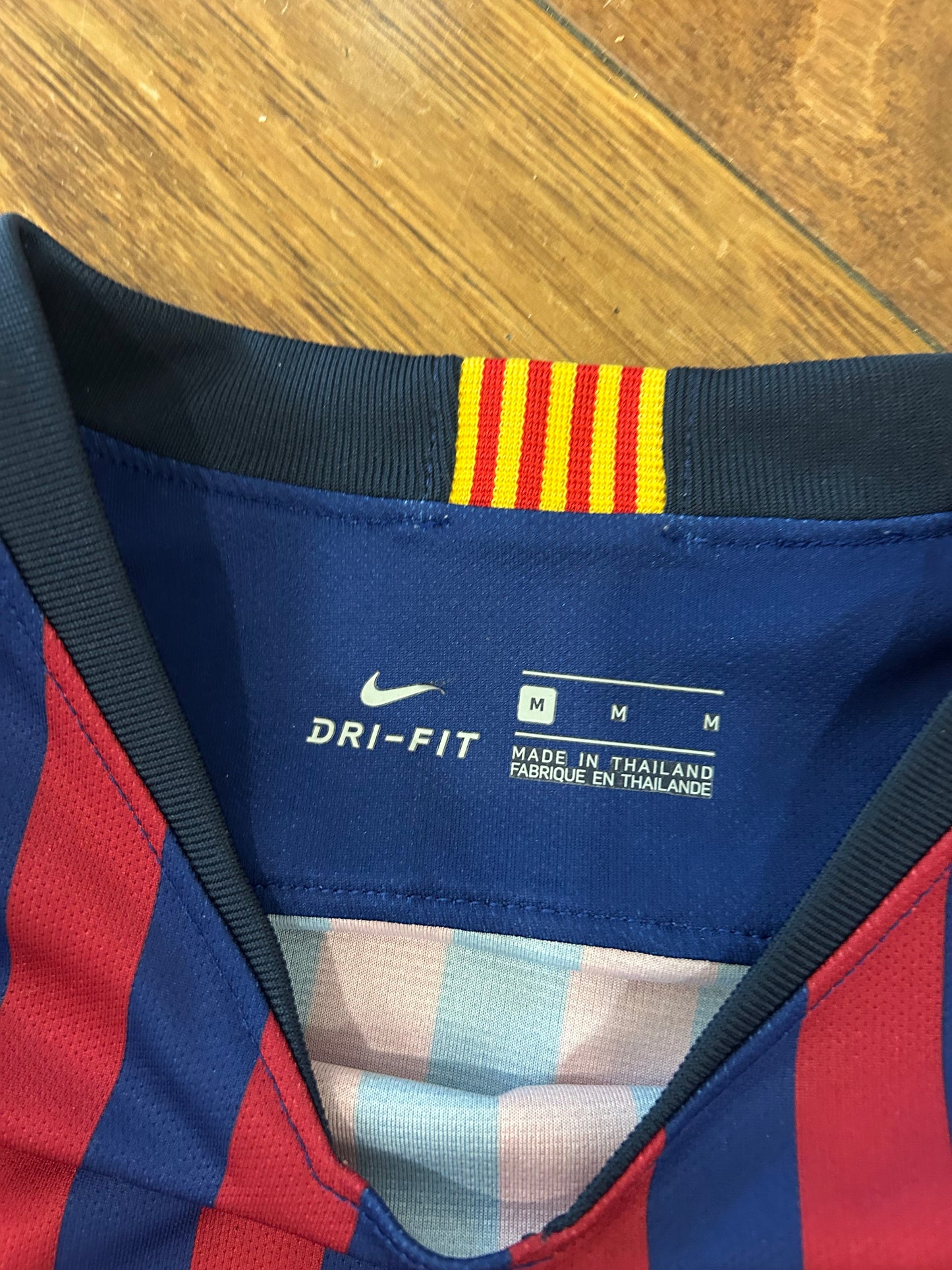 FC Barcelona Lionel Messi #10 2018 Nike Home Kit Soccer Jersey (M)