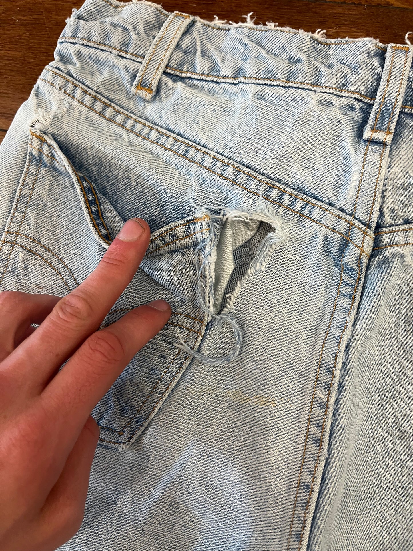1996 Levi's 550 Orange Tab Distressed Jean Shorts (30)
