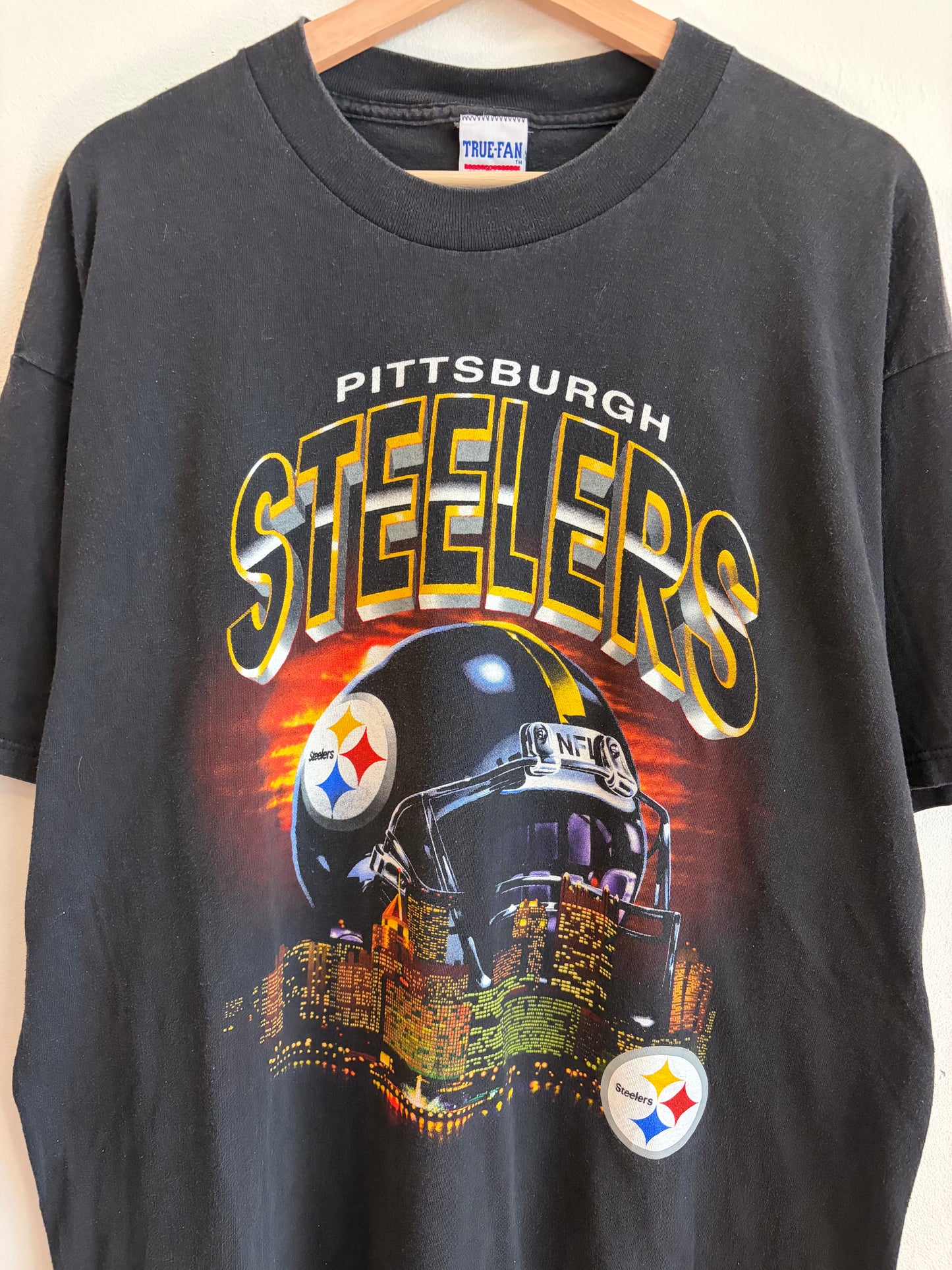 1990s Pittsburgh Steelers True Fan Helmet City Tee (XL)