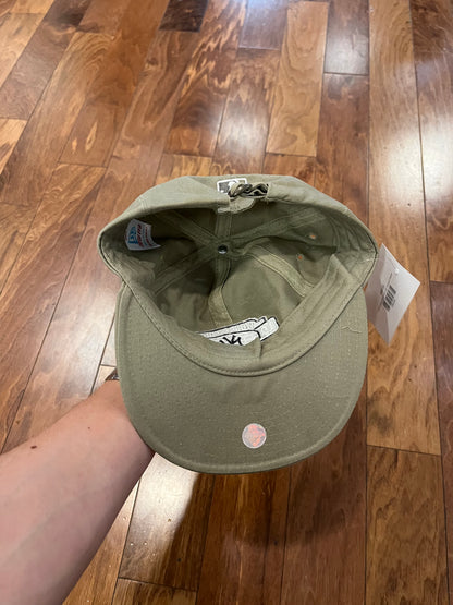 1999 New York Yankees Beige Spell Out Hat (OS)
