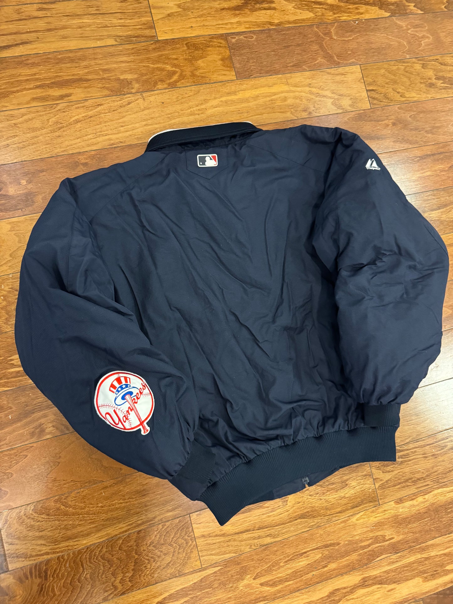 00s New York Yankees Majestic Spell Out Jacket (L)