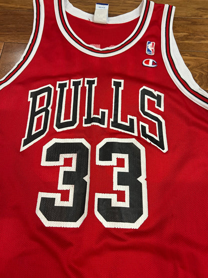 90s Chicago Bulls Scottie Pippen #33 Vintage Champion NBA Jersey (M)