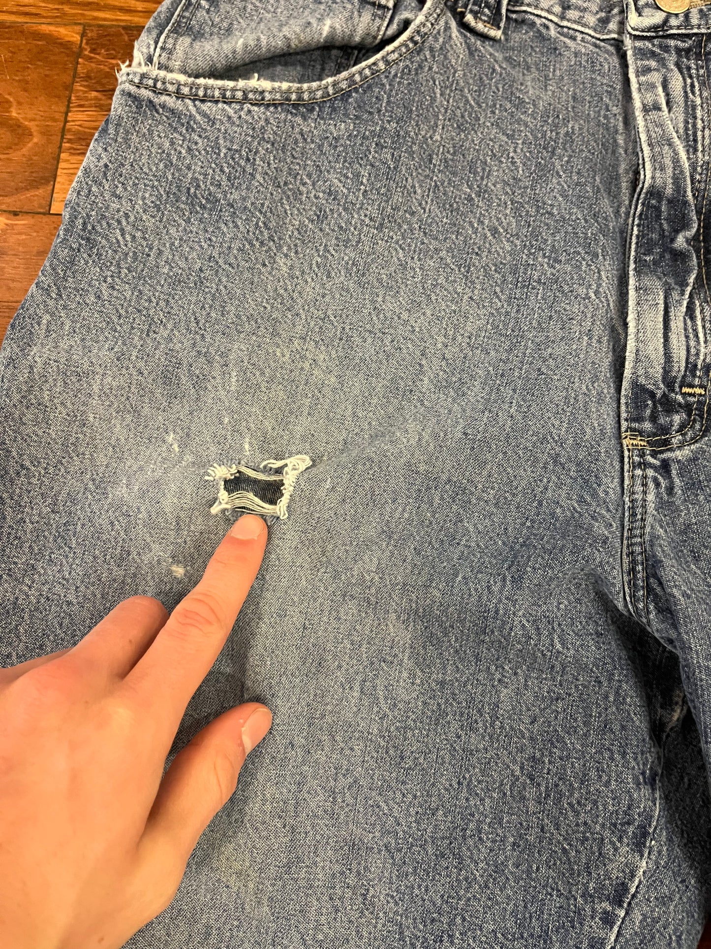00s Wrangler Distressed Jean Shorts (34)