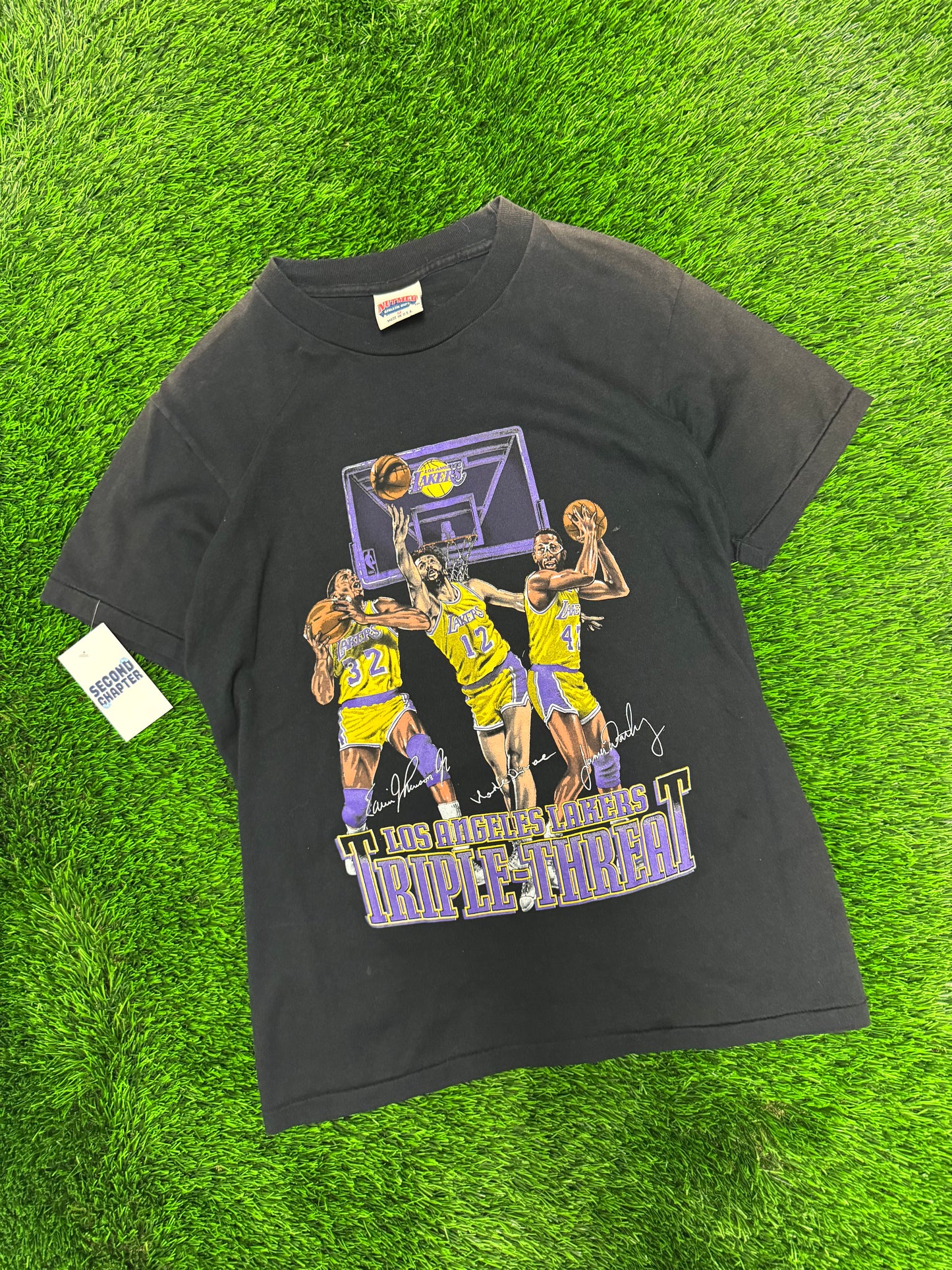 90s Nutmeg Los Angeles Lakers Triple Threat Vintage NBA Tee (M)
