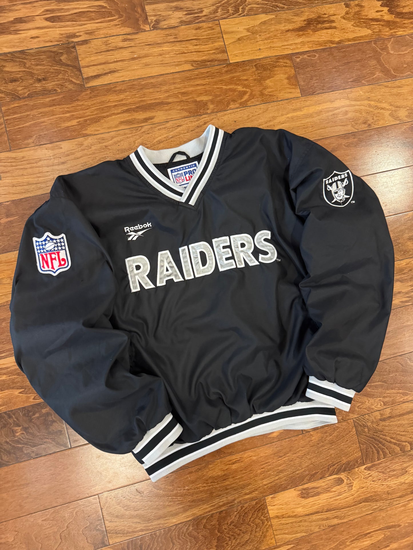90s Oakland Raiders Reebok NFL Pro Line Windbreaker (L)