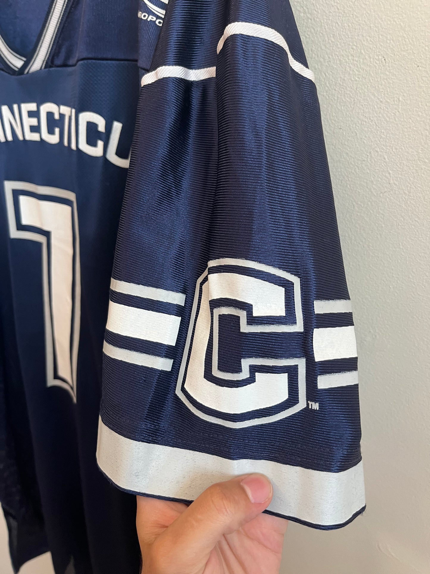90s UConn Huskies Aeropostale #7 Football Jersey (XL)
