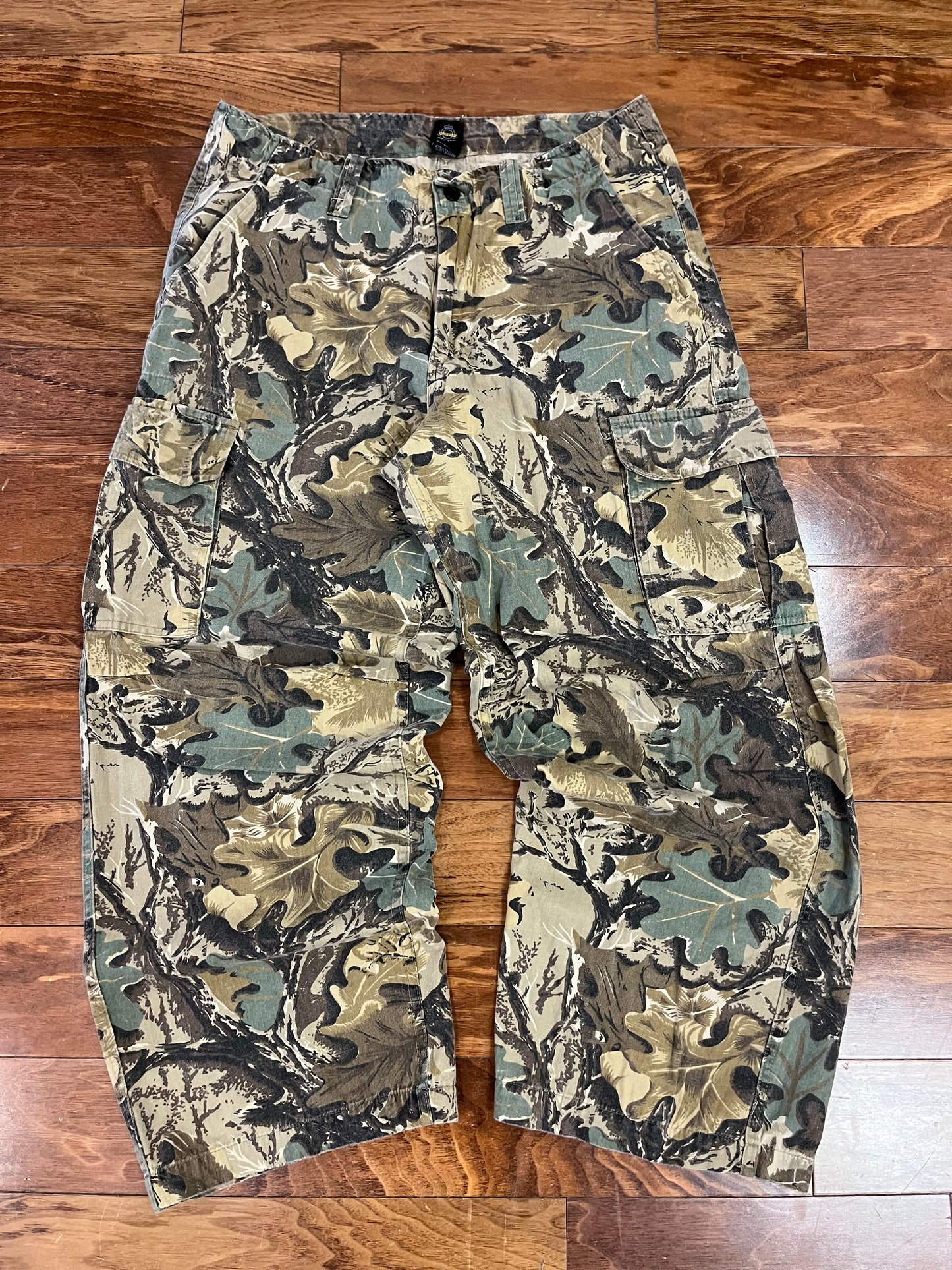 00s Camo Onward Cargo Pants (35 x 29)
