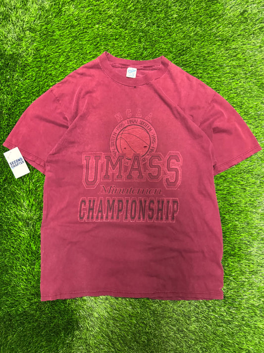 1995 UMASS Minutemen Vintage Distressed Tee (XL)